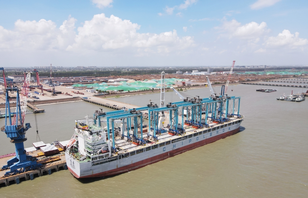 助力東非綠色港口發(fā)展!GENMA 10臺45噸鋰電RTG成功發(fā)運(圖1) 助力東非綠色港口發(fā)展!GENMA 10臺45噸鋰電RTG成功發(fā)運(圖1)